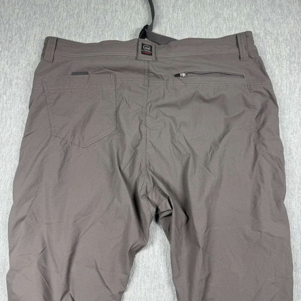 Wrangler Pants Mens 38x30 Gray ATG All Terrain Gear Belted Nylon Hiking Stretch